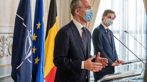 Jens Stoltenberg cere țărilor membre să decidă împreună dacă NATO trebuie să se retragă din Afganistan / Decizia ar urma să fie luată la un summit ministerial, la mijlocul lunii februarie