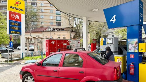 Motorina și benzina s-au ieftinit la Petrom / Un litru de benzină a coborât până la 8,72 lei, iar un litru de motorină costă 9,58 de lei / Un expert explică pentru G4Media cauzele ieftinirii carburanților la pompă