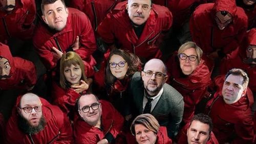 UDMR îl ironizează pe președintele Iohannis și prezintă ”Planul de Furat Ardealul”: În noapte de 1 Decembrie, o echipă de samurai secui, înarmați cu mitraliere de kürtőskalács, vor ataca palatul prezidențial