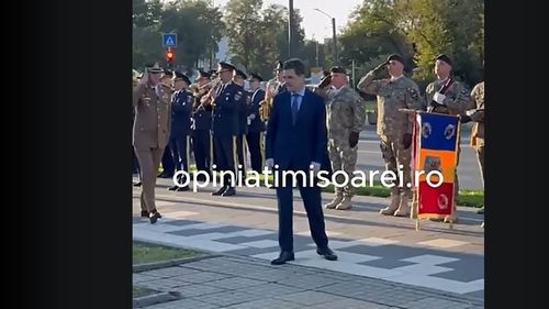 VIDEO Președintele Nicușor Dan, încurcat de protocol