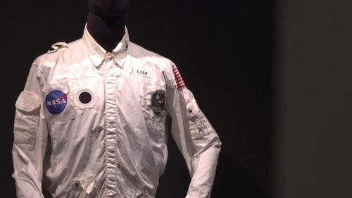 Jacheta pe care astronautul american Buzz Aldrin a purtat-o în călătoria lui spre Lună în timpul misiunii Apollo 11, vândută cu 2,7 milioane de dolari