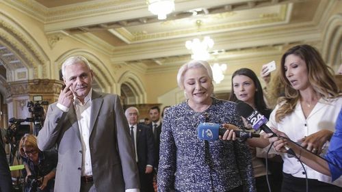 Viorica Dăncilă răspunde la ordinele lui Liviu Dragnea: Guvernul a sesizat la CCR modul de formare a completurilor de 5 judecători de la Înalta Curte care vor judeca ultima fază a procesului