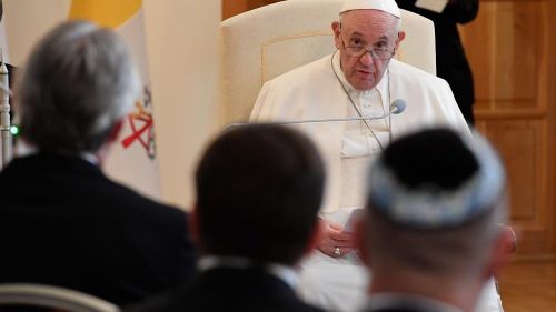 Papa Francisc a cerut din nou oamenilor să renunțe la combustibilii fosili și să se căiască pentru "păcatele lor ecologice"