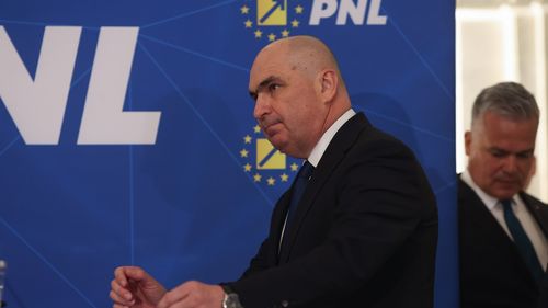 Live Congresul extraordinar al PNL a fost convocat pentru duminică la ora 12. Candidaturile la președinția partidului se depun până sâmbătă la ora 17 / Tabăra Thuma a încercat să blocheze ședința, la Tribunalul Ilfov / Protest anunțat în Piața Victoriei pentru că „România este a noastră și nu o vom lăsa niciodată să fie a lor”