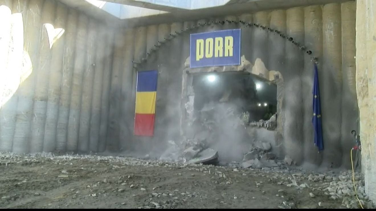 FOTO-VIDEO Autostrada Sibiu – Pitești: PORR a străpus prima galerie a tunelului Curtea de Argeș, pe lotul 4