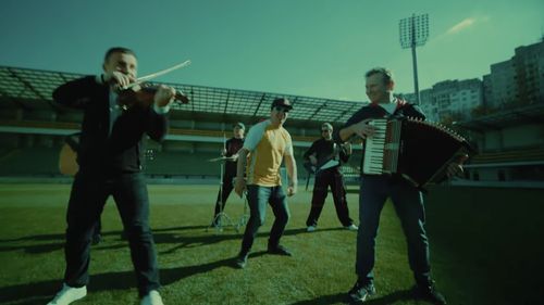 VIDEO Meciul România - Moldova se joacă în 20 noiembrie. Piesa „Trenulețul”, interpretată de Zdob și Zdub și Frații Advahov, transformată în invitație la fotbal: „Chișinău - București, Moldova - România! Din toate colțurile orașului, a țării,  pasiunea pentru sportul iubit ne adună pe stadion”