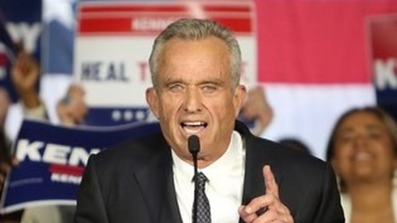 Robert Kennedy îşi suspendă campania prezidenţială din SUA şi anunţă că îl susţine pe Trump