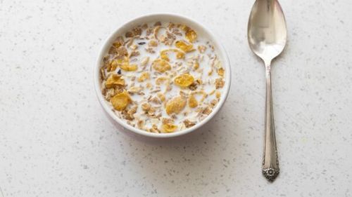 Nutriționist, despre cel mai bun mic dejun pentru copii: „Dacă îi dai un bol de cereale dimineața, la prânz o să facă hipoglicemie”/ Iată ce ar trebui sa mănânce cei mici dimineața, înainte de a merge la școală