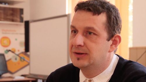 Școala online, exemplu de practică. Ciprian Ittu, profesor de matematică și TIC: Nu este un șoc că facem teme online, este ce făceam și înainte de epidemia de coronavirus / Plus: cum folosește cu elevii platforma Digitaliada