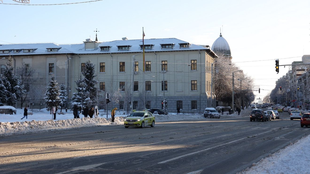 Măsura suspendării activității cu prezență fizică se menține și în 10 ianuarie, într-o parte din școlile din Iași, Neamț și Brăila