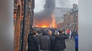 Ministerul de Externe afirmă că românii din Irlanda de Nord, victime ale protestelor din Belfast, au fost sprijiniți de autorităţi