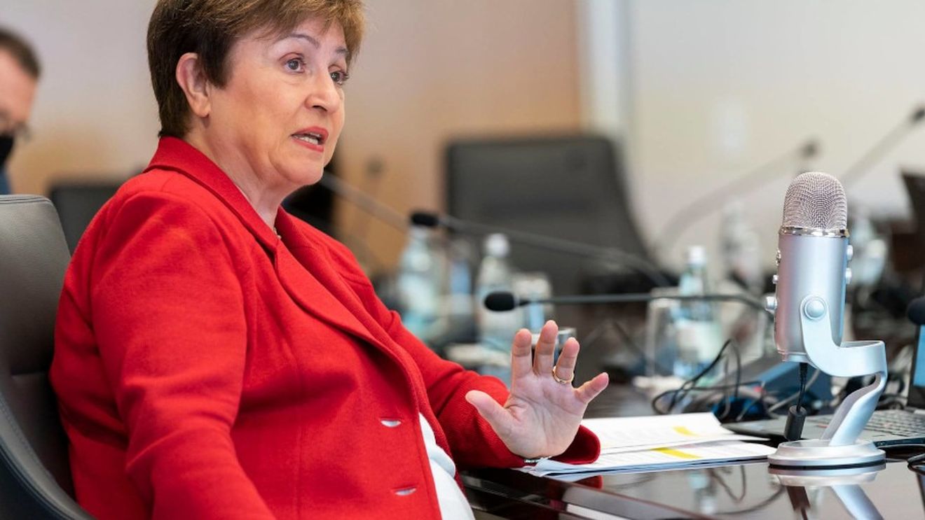 FMI: Inflaţia va fi probabil adusă sub control anul viitor, când majorările de dobânzi îşi vor face efectul