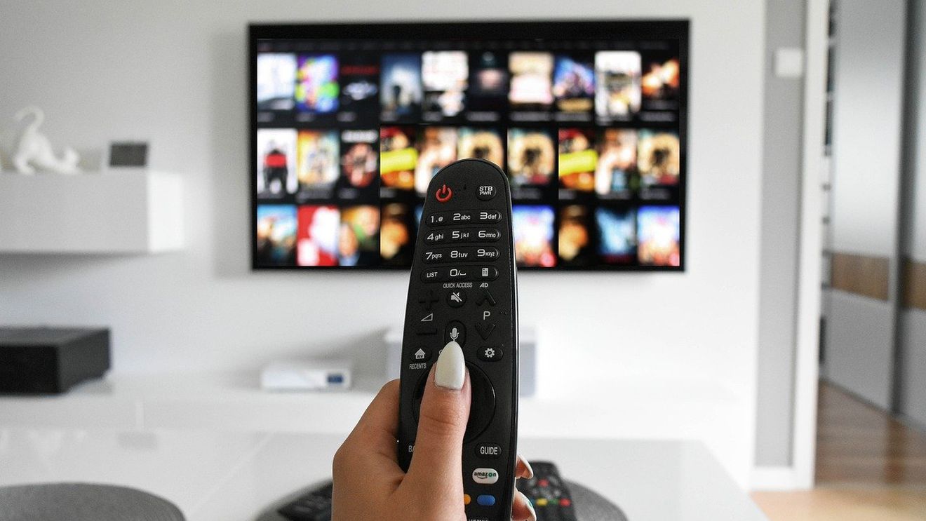 Statele Unite: Cinci bărbați au fost condamnați pentru operarea Jetflicks, un serviciu ilegal de streaming, cu mai mult conținut decât Netflix, Hulu și Amazon Prime Video la un loc