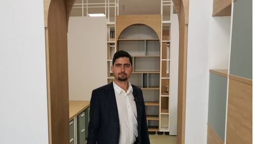 EXCLUSIV: USR, plângere penală la DNA împotriva USR / Șeful filialei sector 6 susține că viceprimarul lor este suspect de corupție după ce un coleg de partid ar fi vândut mobilier de grădiniță unei instituții din subordinea primăriei la prețuri nejustificat de mari