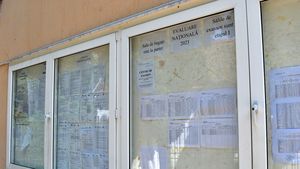 Controale în școlile din Bacău pentru publicarea transparentă a funcțiilor plătite din bani publici și a salariilor, anunțate de Inspecția Muncii. Lista acestora trebuie afișată în școli și online, de două ori pe an, potrivit legii