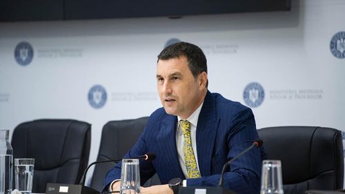 Ministrul Finanţelor, Tanczos Barna, a ajuns la Guvern pentru discuţii cu premierul Ciolacu privind măsurile fiscale din Ordonanţa - trenuleţ, ce urmează să fie adoptată până la finalul anului