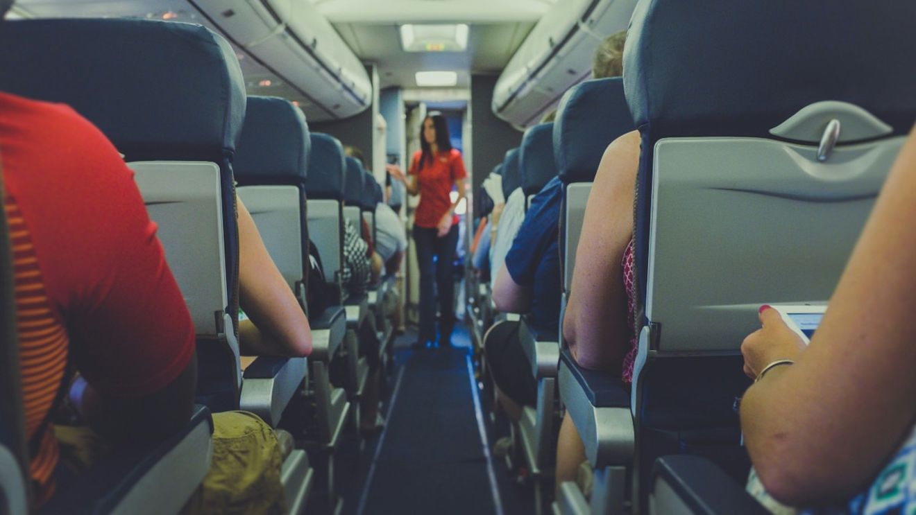 Secretarul transporturilor din SUA vrea mai multă politețe în călătoriile cu avionul