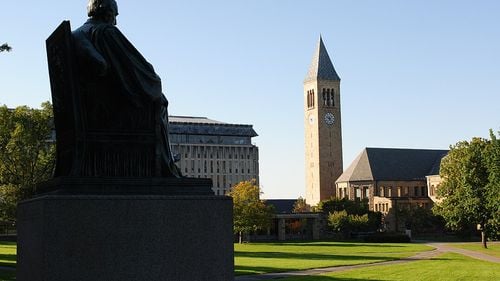 Administraţia Trump a îngheţat finanţări de aproape 1,8 miliarde de dolari pentru universităţile Cornell şi Northwestern / Ambele universități sunt investigate pentru încălcarea drepturilor civile