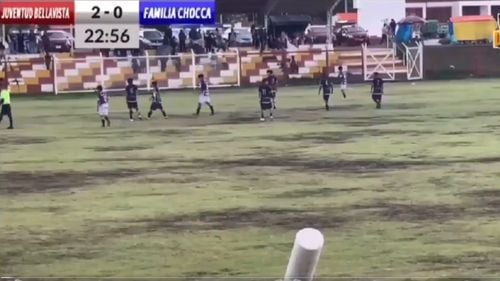 VIDEO Un fotbalist din Peru a murit după ce a fost lovit de fulger pe terenul de fotbal