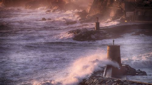 Italia se pregătește de furtuna ”Ciaran / "Va avea violența unui uragan” / În Liguria și Toscana se așteaptă precipitații de 100 de litri pe metru pătrat / Nordul peninsulei era deja lovit de inundații