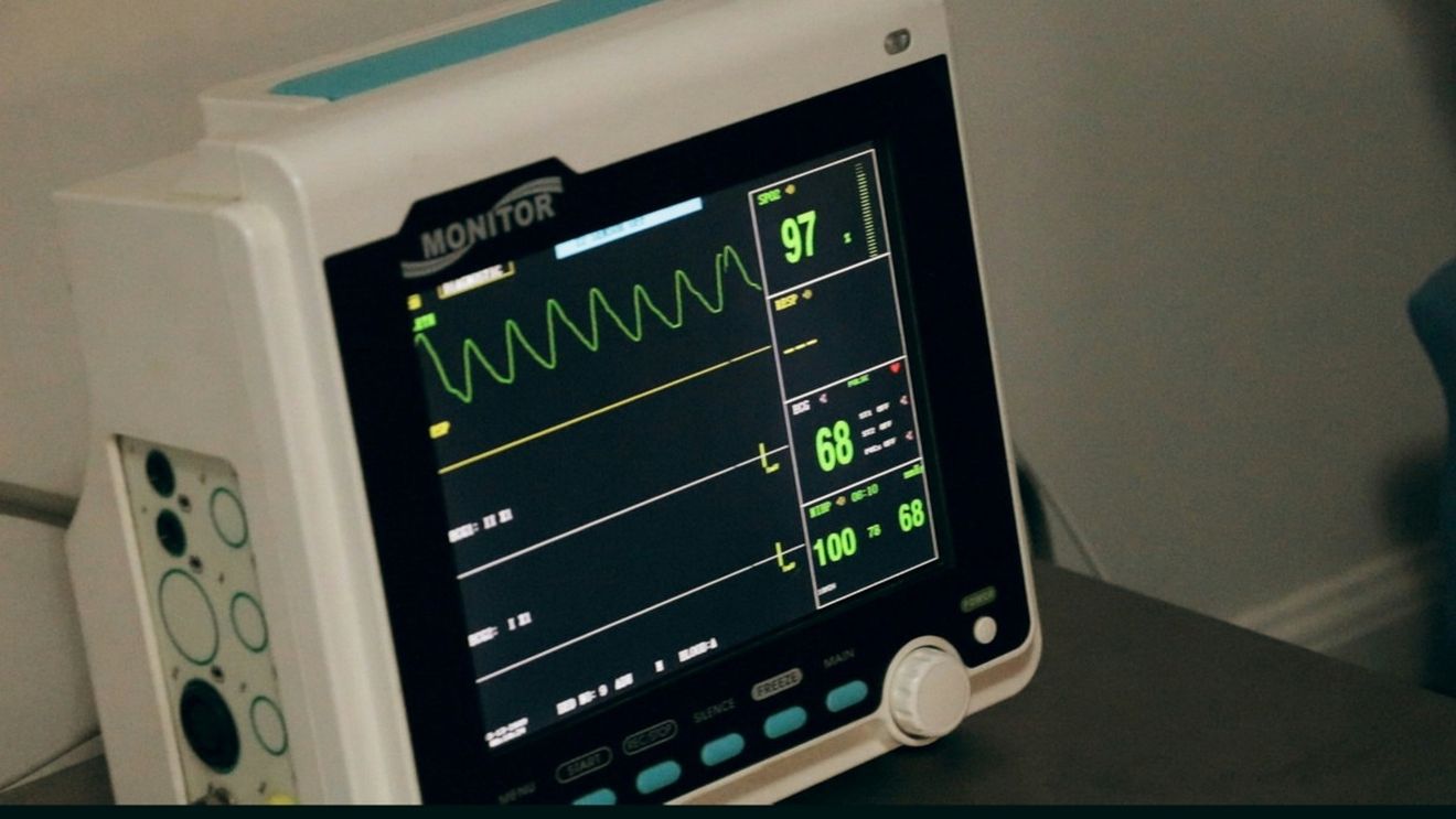 Când trebuie să mergem la doctor pentru probleme cardiace: Cele mai comune simptome, cauzele lor și tratamentele cele mai eficiente