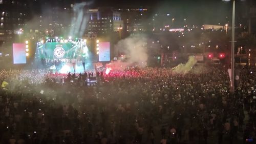 VIDEO Președintele Israelului, Isaac Herzog, evacuat sub securitate de pe stadionul „Sammy Ofer”, după ce suporterii echipei Beitar au atacat terenul chiar înainte să înceapă ceremonia de decernare a Cupei Naționale