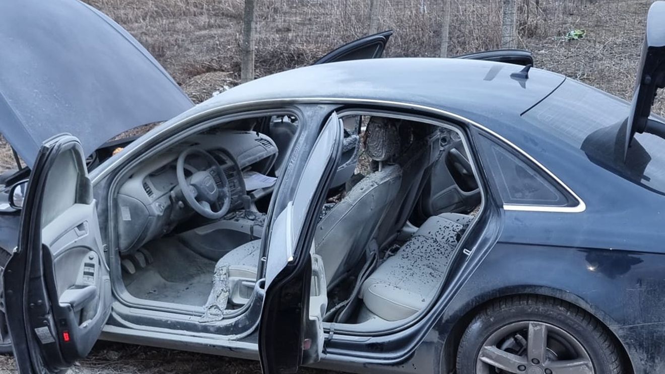 Un bărbat pozitiv la cocaină și-a băgat iubita în portbagajul mașinii, după care i-a dat foc, în Sectorul 3 din Capitală/ Polițiștii au reușit să salveze femeia/ Suspectul a fost reținut
