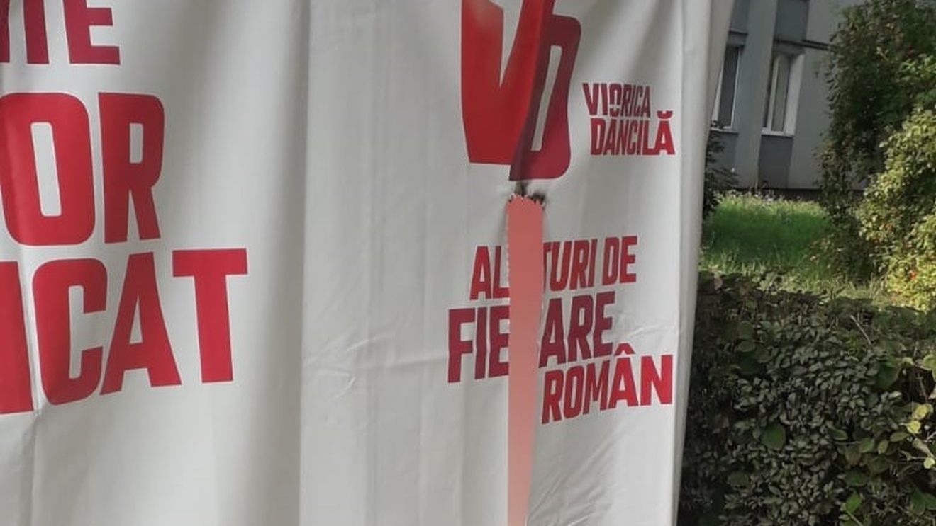 PSD reclamă vandalizarea unui cort de campanie din Brașov, care a fost tăiat și ars