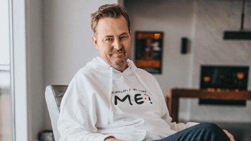 ”Un alcoolic de la vârsta de 14 ani”: Viața zbuciumată și moartea prevestită a lui Matthew Perry