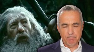 VIDEO Călin Georgescu, nou mesaj inspirat din vrăjitorul Gandalf din „Stăpânul inelelor”: Plângeți, dragii mei, dar nu deznădăjduiți. Nu toate lacrimile sunt rele / Val de ironii online