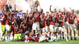 Proprietarul AC Milan spune că Serie A ar trebui să se ferească de investiții externe / Mai multe bănci și fonduri de investiții vor să cumpere o parte din operațiunile de drepturi media ale campionatului italian de fotbal