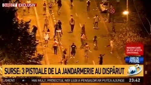 Doua sau trei arme ar fi dispărut din dotarea forțelor de ordine în timpul protestelor - presă