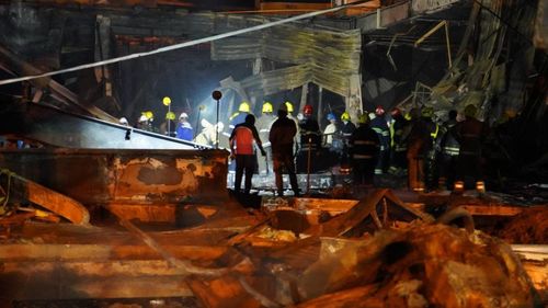 LIVE Ziua 125 de război. Lisiceansk, „ultimul avanpost” al armatei ucrainene în regiunea Lugansk / Ucraina va primi gratuit trei drone TB2 "Bayraktar" / Kremlin: Rusia va opri ofensiva în Ucraina atunci când Kievul va capitula / Rusia a devenit cea mai mare organizaţie teroristă din lume, afirmă Zelenski / 18 morți după atacul cu rachete asupra unui mall din Kremenciuk