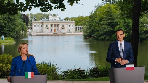 Premierii Italiei şi Poloniei su stabilit să pledeze pentru o "închidere a frontierelor externe ale UE" în faţa migraţiei clandestine