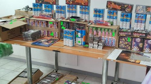 Peste 30.000 de materiale pirotehnice, confiscate de jandarmi în Bistrița