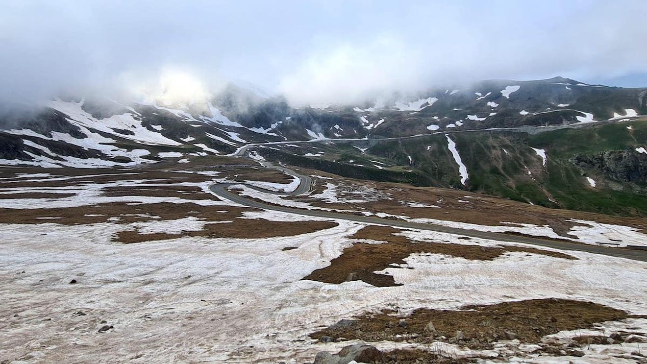 Se deschide Transalpina, dar deocamdată doar pentru piloții profesioniști / Se desfășoară  Campionatului Naţional de Viteză în Coastă