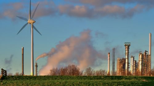 Mituri în energie. Își pierde Europa competitivitatea economică din cauza tranziției energetice accelerate?