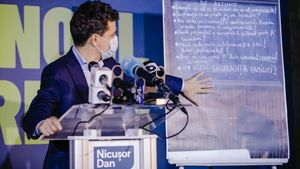ADVERTORIAL Nicușor Dan dezvăluie mesajele PSD către angajații STB: „Nu vota cu creierul! Burta simte foamea”. Gabriela Firea a impus legea tăcerii în Primăria Capitalei