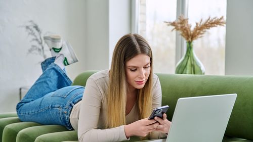 Un ONG american recomandă interzicerea asistenţilor virtuali bazați pe inteligența artificială pentru minori pentru că „propun răspunsuri dăunătoare” și „sfaturi periculoase”