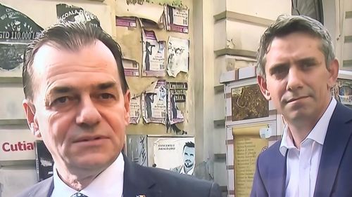 UPDATE Premierul Orban a ieșit în Centrul Vechi al Bucureștiului: Un amic și-a deschis terasa