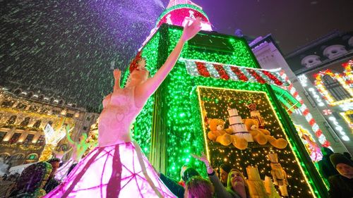 Târgul de Crăciun din Craiova, desemnat cel mai frumos din Europa / Aproape 30 de mii de euro a achitat Craiova organizatorului concursului / Olguța Vasilescu: ”Peste 55 la sută din voturi au provenit din afara României„