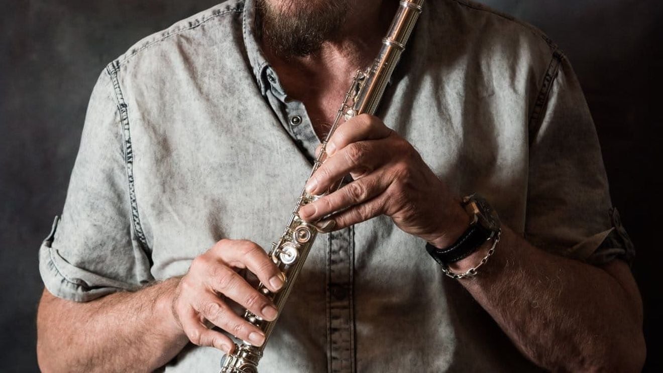 Solistul trupei Jethro Tull ajută pisicile fără stăpân din Oradea / ”Cele mai bune pisici pe care le-am avut în ultimii 50 de ani au fost cele găsite la ferme sau pe străzi”