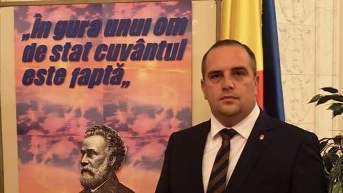 Deputatul Claudiu Martin Chira demisionează din grupul PNL: Se anunţă un blat alături de PSD ȋn Parlament, pentru a susține o glumă de guvern minoritar, iar eu nu pot sa fiu părtaş la o asemenea trădare a electoratului
