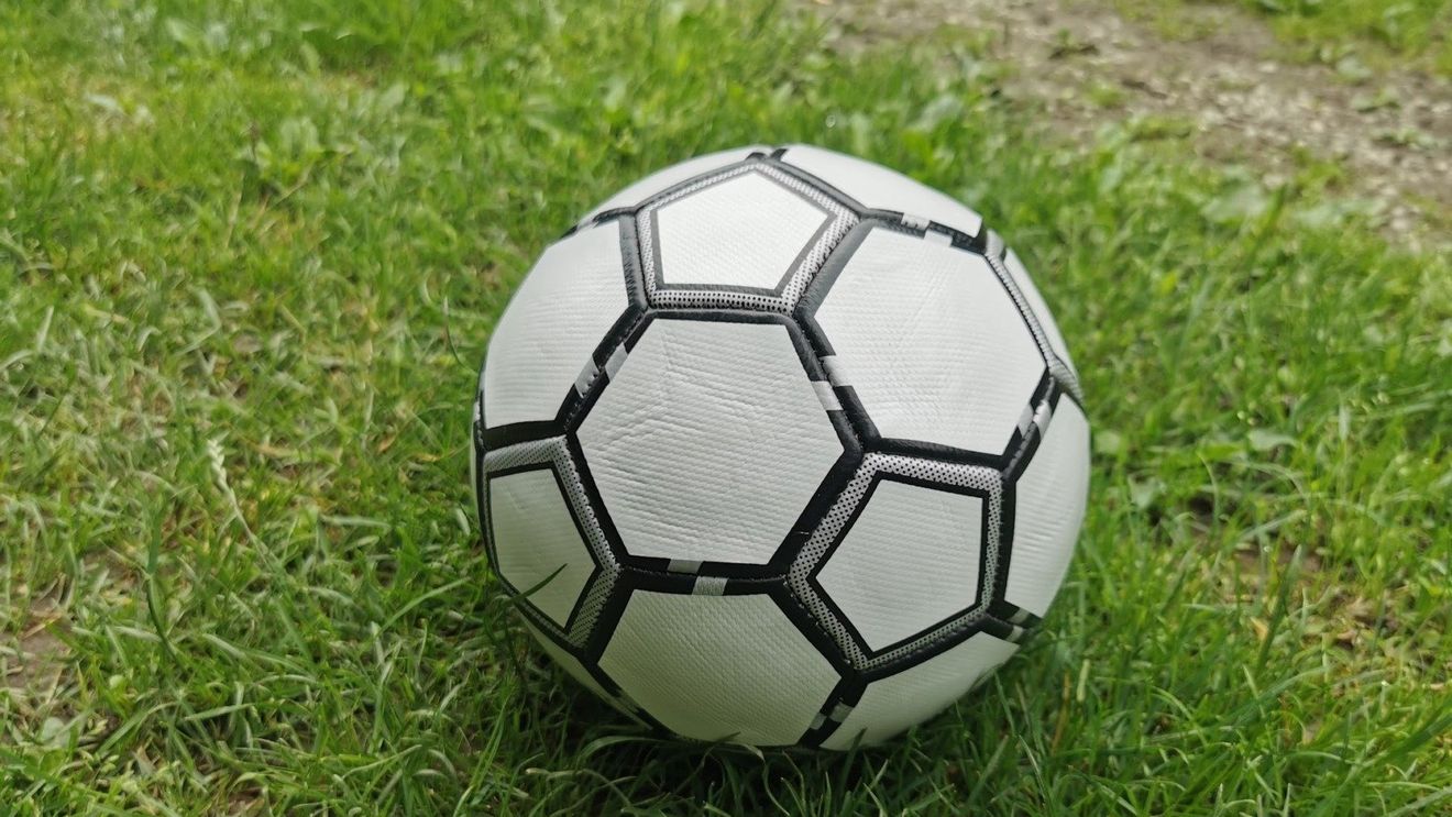 Un fotbalist în vârstă de doar 14 ani a murit în Franța, în urma unui stop cardiac suferit la un meci