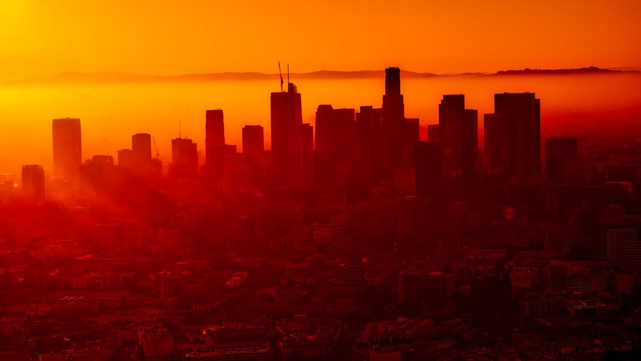 Avertizare MAE pentru SUA: incendii puternice de vegetație și restricții de circulație în zona Los Angeles