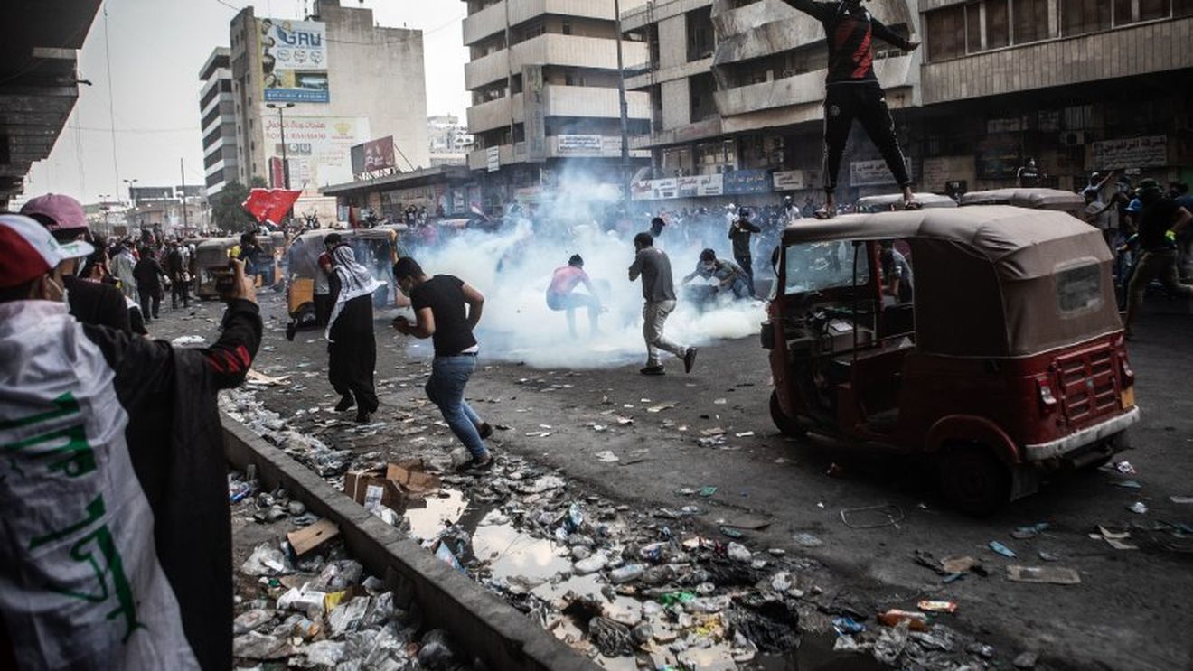Revoluţia tuk-tuk. Cum înfruntă protestatarii din Irak violenţa statului