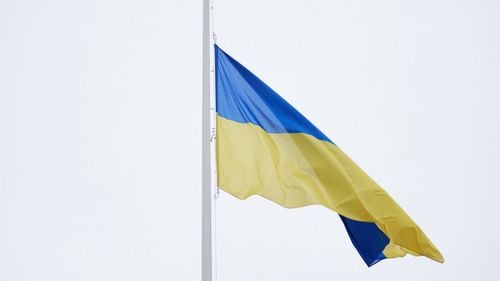 Steagul ucrainean a fost scos de pe clădirea ambasadei de la Moscova iar  ușile sigilate