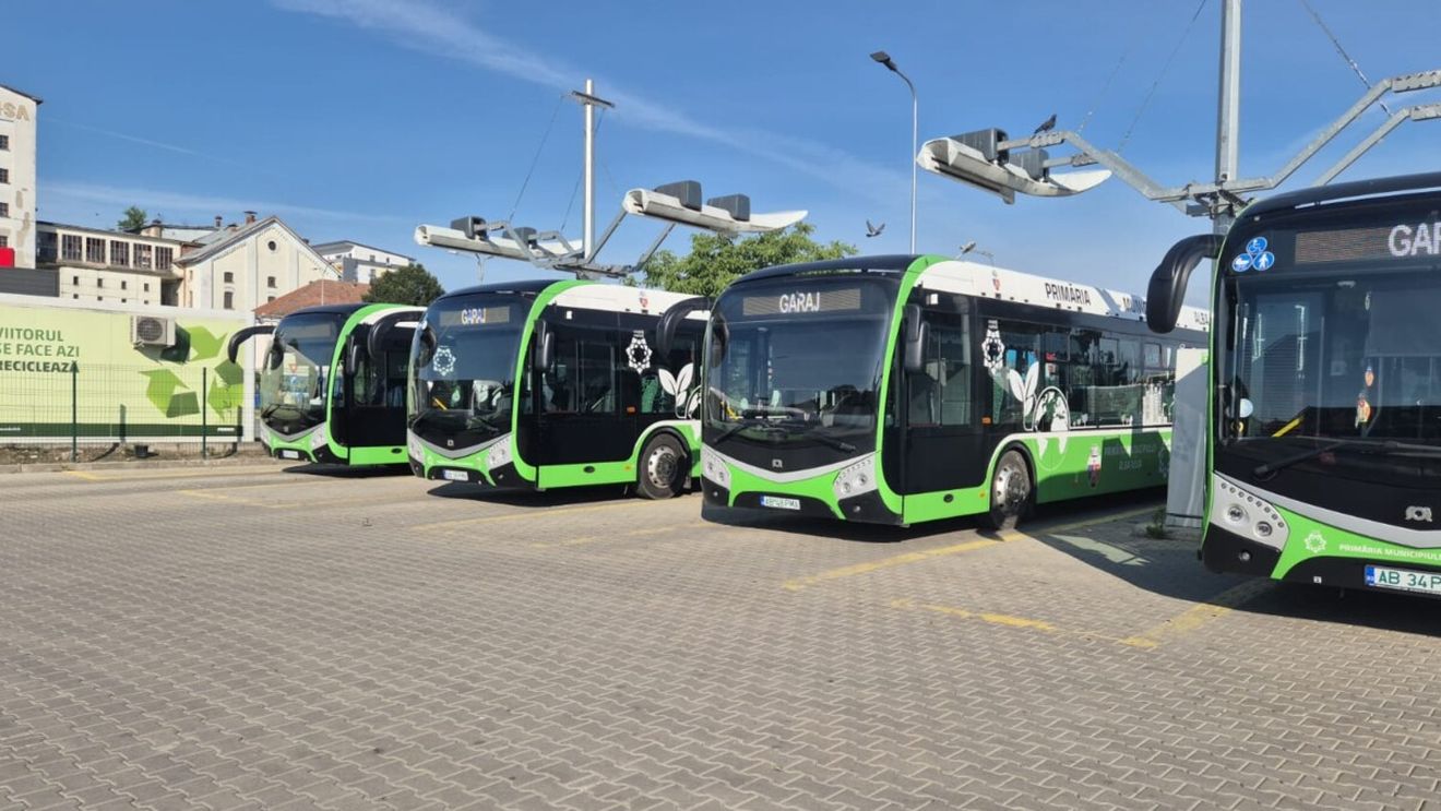 Transportul public din Alba Iulia blocat pentru a treia zi / Șoferii cer salariile restante și bonurile de masă pe mai multe luni