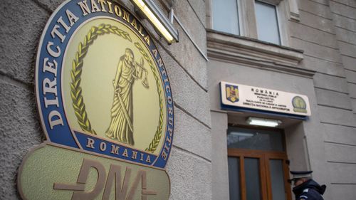 Directorul general Elcen, Claudiu Crețu, a fost plasat sub control judiciar de DNA și are interdicția de a-și exercita funcția / Crețu e acuzat că a primit 40.000 de lei de la fratele unui afacerist din Republica Moldova cu contracte cu Elcen