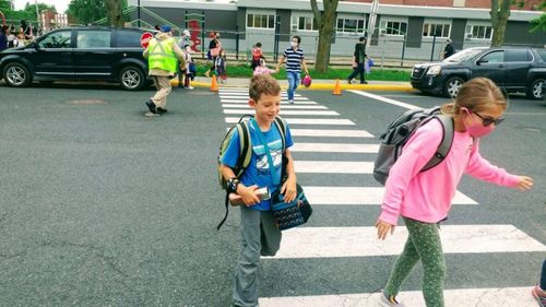 Primele școli au fost redeschise în Canada: Fiecare clasă este "o bulă," purtatul măștilor este recomandat și nu obligatoriu, interacțiunea copiilor este limitată